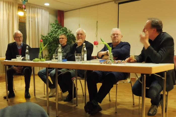 Kann sich Geschichte wiederholen? Lesung von Reinhard Haiplik zu ‚Täter-Helfer-Trittbrettfahrer‘ - mit anschließender Diskussion